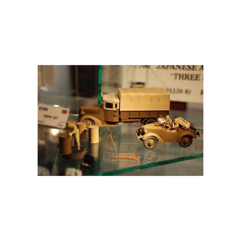 Kurogane 4WD -Kunststoff -LKW -Modell + Isuzu TX40 1/48 | Scientific-MHD