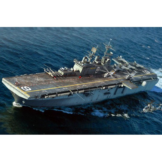 USS Richard LHD-6 1/700 Plastikbootmodell USS Richard LHD-6 1/700 Plastikbootmodell | Scientific-MHD