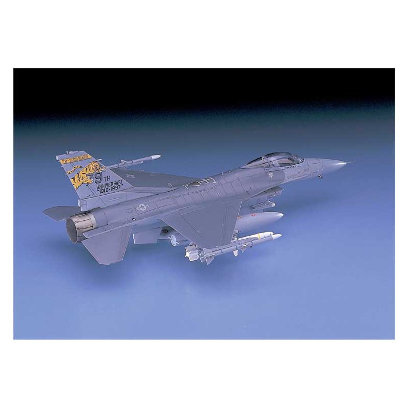 Kunststoffebene Modell F-16C Block 50 FF (D18) 1/72 | Scientific-MHD