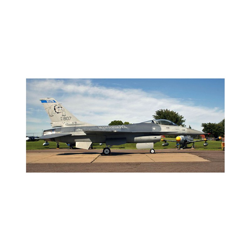 Kunststoffebene Modell F-16A ADF Ang Combo 1/72 | Scientific-MHD