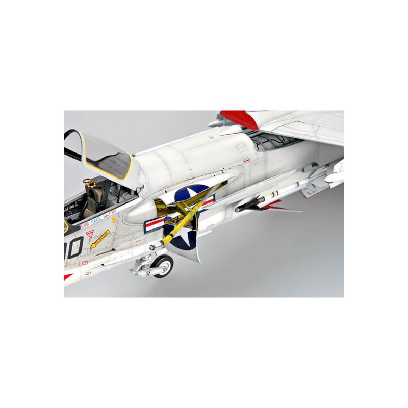 F-8J Crusader Plastic Plastic Ebene Modell | Scientific-MHD