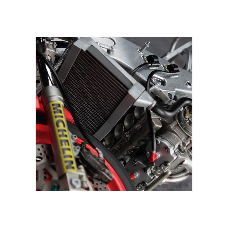 Yamaha YZR500 1988 1/12 Plastikmotorradmodell | Scientific-MHD