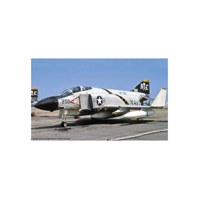 Kunststoffflugzeugmodell Combo F-4J & F/A-18. 1/72 | Scientific-MHD