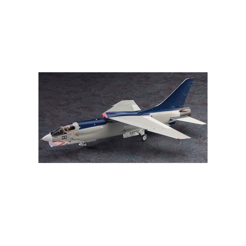 F-8E Plastikebene Modell Shusader Shin Kazawa 1/72 | Scientific-MHD