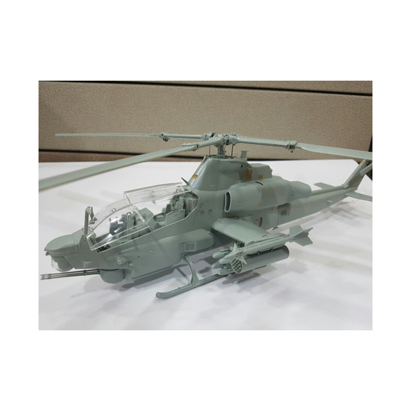 USMC AH-1Z Haifisch Mund 1/35 Plastikhubschraubermodell | Scientific-MHD