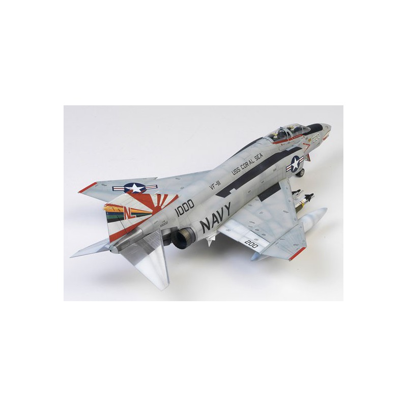 Kunststoffebene Modell F-4B Phantom MCP 1/48 | Scientific-MHD