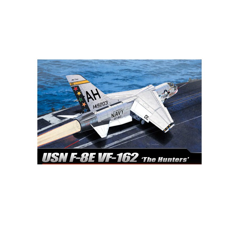 USN F-8E Plastikflugzeug Modell VF-162 Die Jäger 1/72 | Scientific-MHD