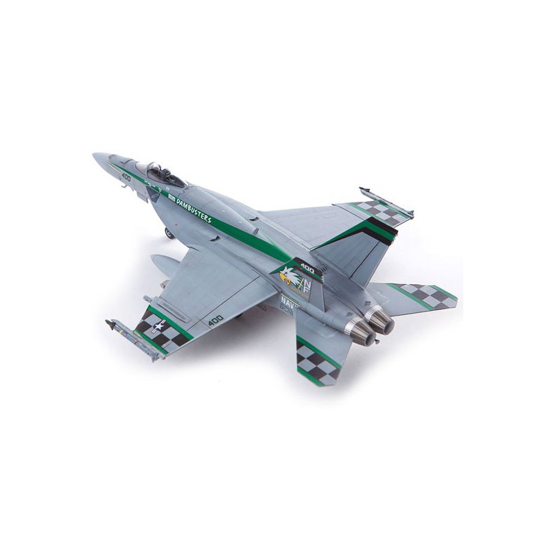 USN F/A-18E VFA-195 Plastikflugzeugmodell "Chippy Ho" 1/72 | Scientific-MHD