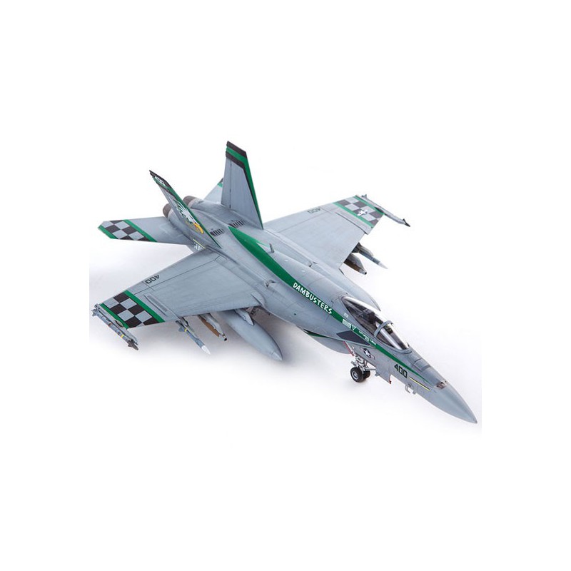 USN F/A-18E VFA-195 Plastikflugzeugmodell "Chippy Ho" 1/72 | Scientific-MHD