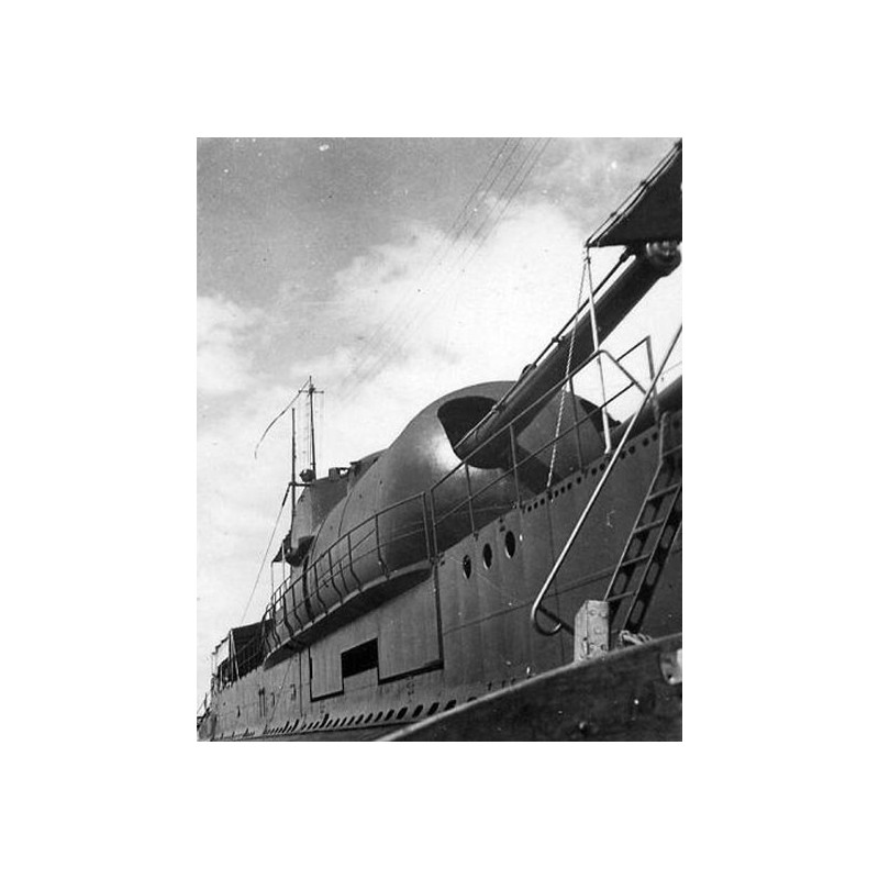 Plastikbootmodell S. M. Français Le Surcouf1/350 | Scientific-MHD