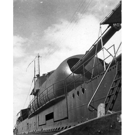 Plastikbootmodell S. M. Français Le Surcouf1/350 | Scientific-MHD Plastikbootmodell S. M. Français Le Surcouf1/350 | Scientific-MHD