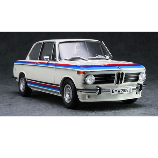 BMW 2002 TII mit Spoiler 1/24 Kunststoffteppich BMW 2002 TII mit Spoiler 1/24 Kunststoffteppich | Scientific-MHD