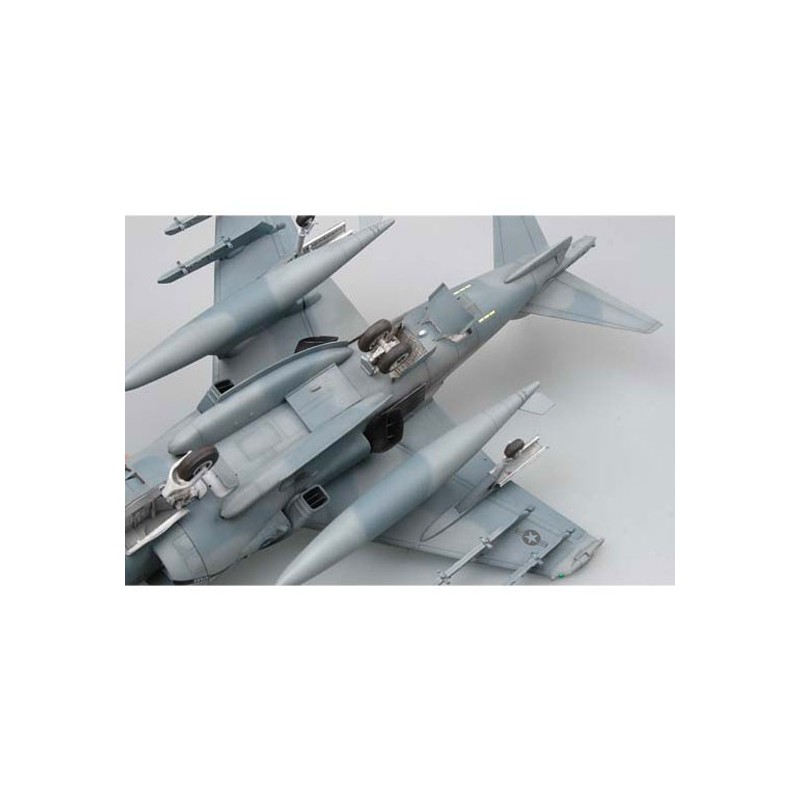 Kunststoffebene Modell AV-8B Harrier II | Scientific-MHD