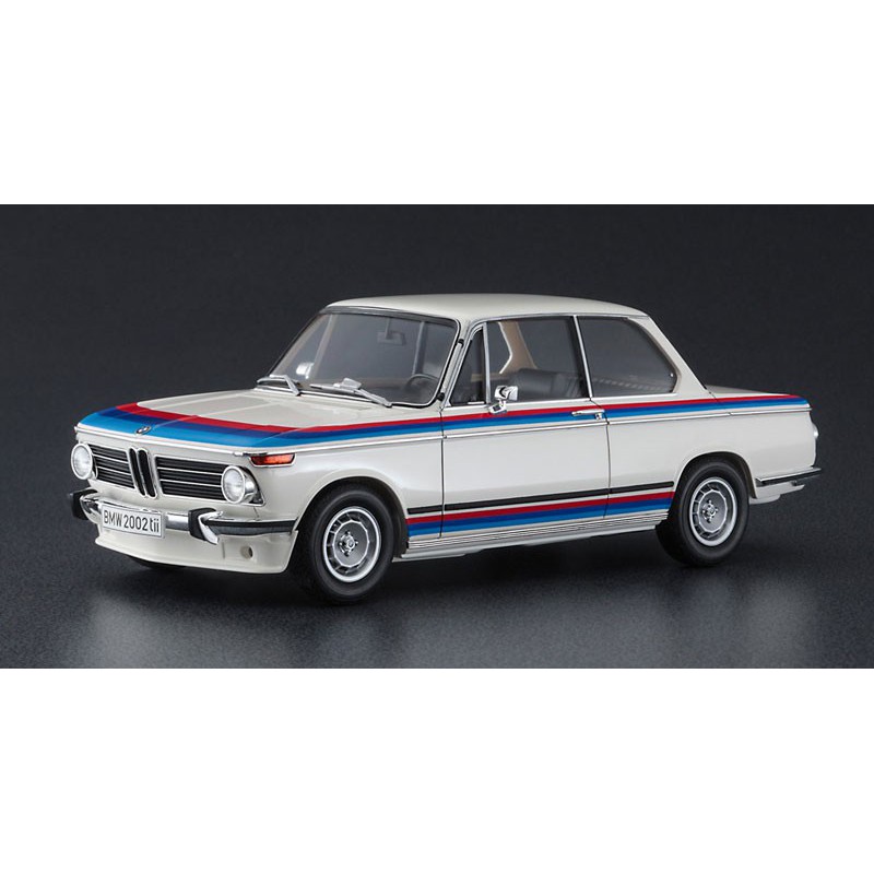 BMW 2002 TII mit Spoiler 1/24 Kunststoffteppich | Scientific-MHD