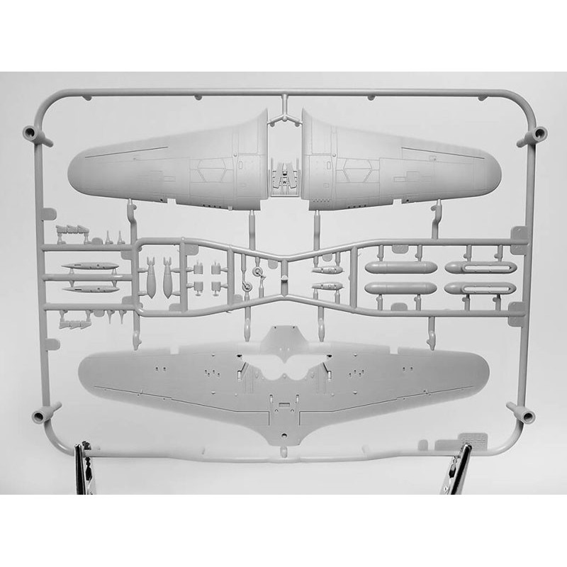 Hurricane Mk II B Plastikflugzeugmodell auch Modell Kit 1/72 | Scientific-MHD