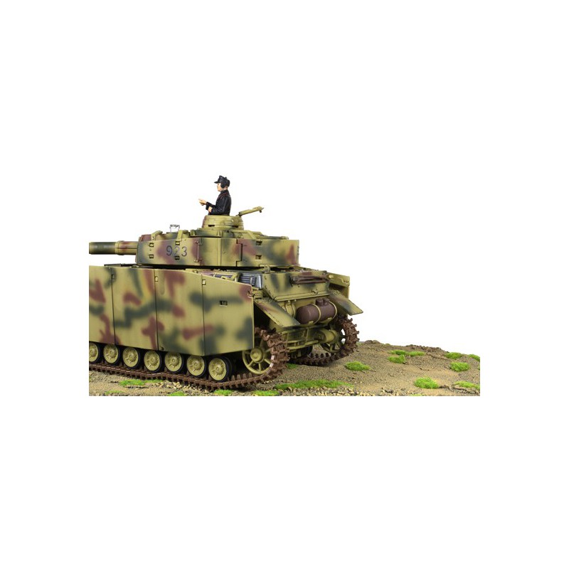 Funk -kontrollierter Wagen bei 1/24 Panzer IV R/C 1/24 | Scientific-MHD