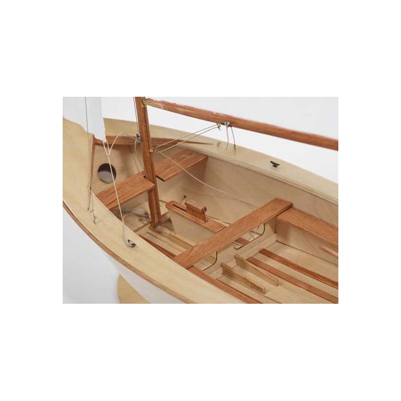 Vaurian Radio -kontrolliertes Segelboot 1/10 | Scientific-MHD