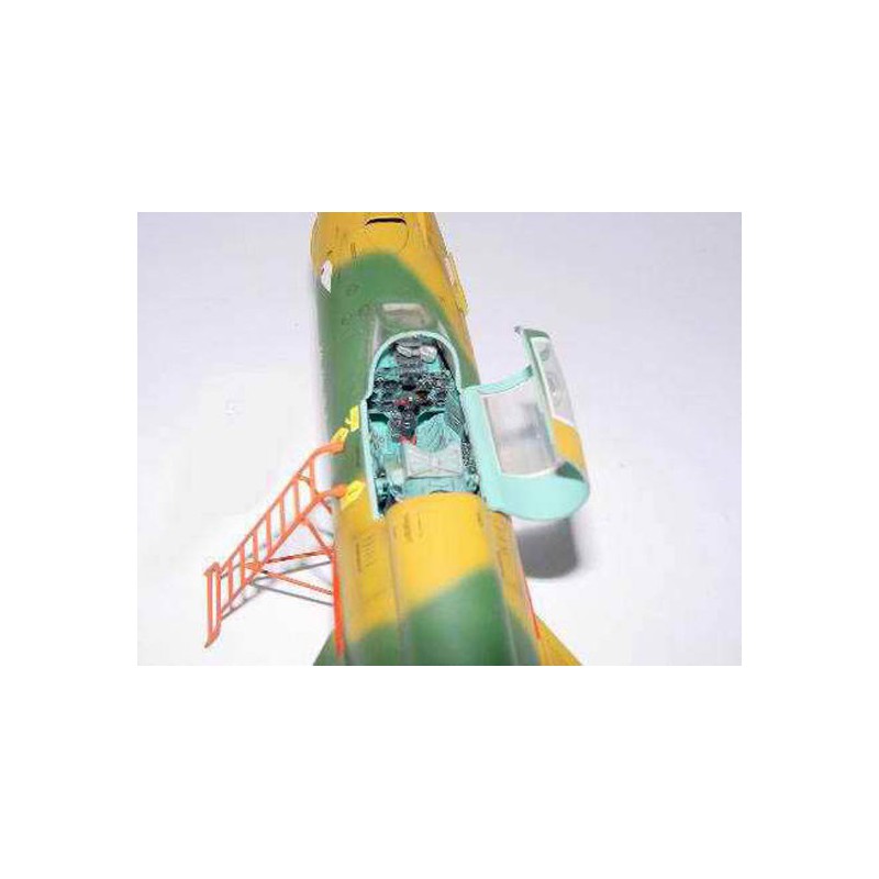 MiG-21 MF Fischbett J Plastikflugzeugmodell | Scientific-MHD