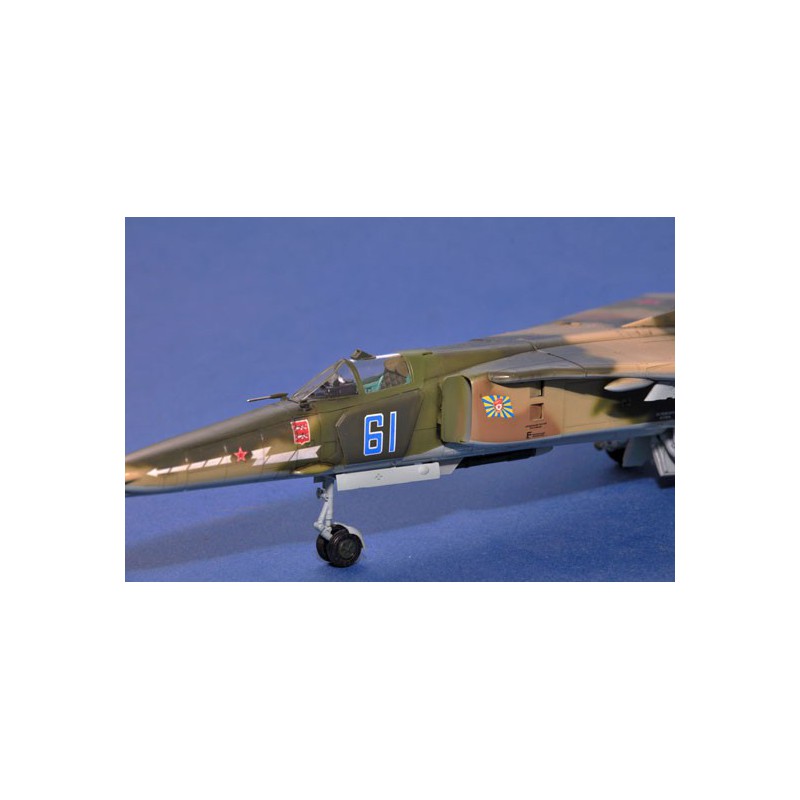 MiG-27M Flogger J Plastikflugzeugmodell | Scientific-MHD