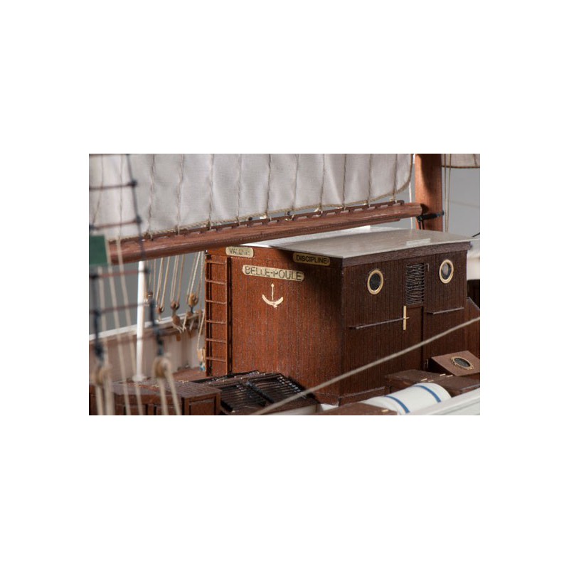 Statisches Boot Die schöne Henne 1/50 | Scientific-MHD