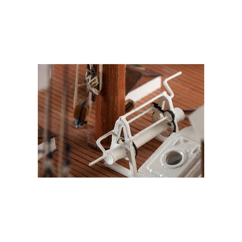 Statisches Boot Die schöne Henne 1/50 | Scientific-MHD