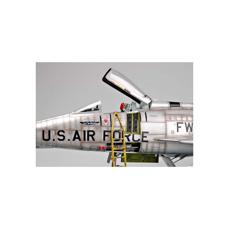 F-100d Plastikflugzeugmodell "Super Sabre" | Scientific-MHD