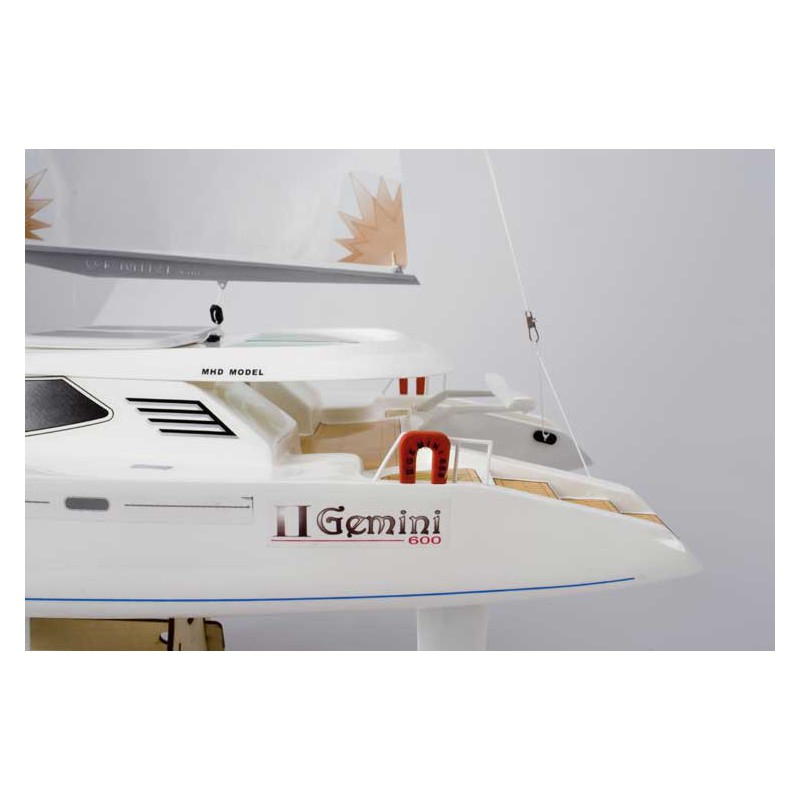 Radio -kontrolliertes Segelboot MHD Catamaran Gemini 600 R/C. | Scientific-MHD