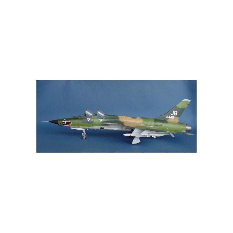 F-105G Plastikebene Modell Wild Weasel | Scientific-MHD