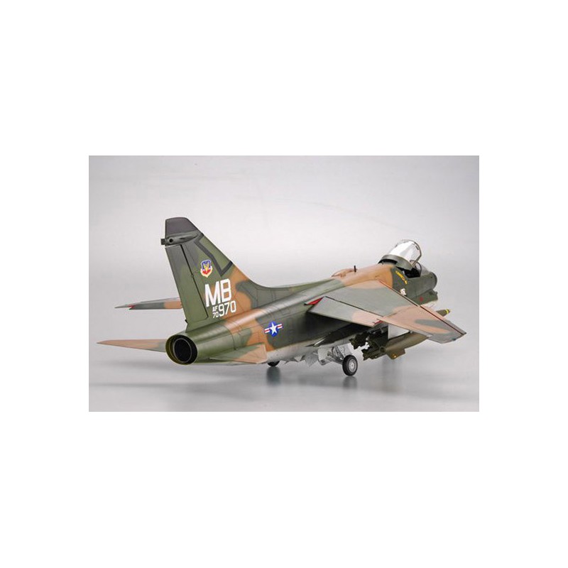 A-7d Corsair II Plastikflugzeugmodell | Scientific-MHD