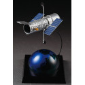 Maquette plastique Télescope Spatial Hubble « Anniversaire 20 ans de la rénovation » 1:200 SP526 | Scientific-MHD Maquette plastique Télescope Spatial Hubble « Anniversaire 20 ans de la rénovation » 1:200 SP526 | Scientific-MHD