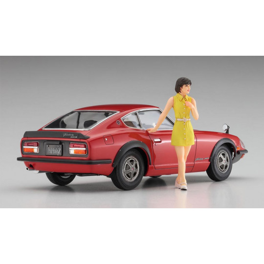 Plastikmodell des Autos Nissan Fairlady 240ZG mit Figur aus den 70er Jahren 1:24 SP539 Plastikmodell des Autos...