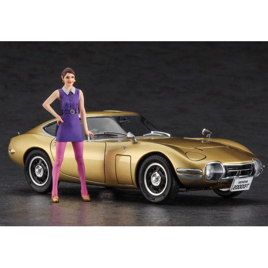 Plastikmodell des Autos Toyota 2000GT "Gold" mit Figur 1:24 SP533 Plastikmodell des Autos...
