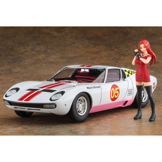 Plastikmodell des Autos Lamborghini Miura P400 mit Mikumo Shiranagi Figurine 1:24 Plastikmodell des Autos...