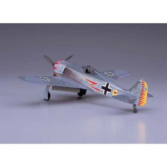 Kunststoffebene Modell FW 190A-5 1/32 Kunststoffebene Modell FW 190A-5 1/32 | Scientific-MHD