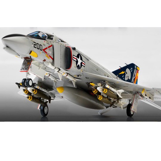 F-4B Kunststoffebene Modell/N Graugeister 1/48 F-4B Kunststoffebene Modell/N Graugeister 1/48 | Scientific-MHD