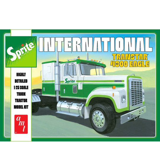 Plastikmodell eines Lastwagens International Transtar 4300 Eagle Sprite 1:25 Plastikmodell eines...