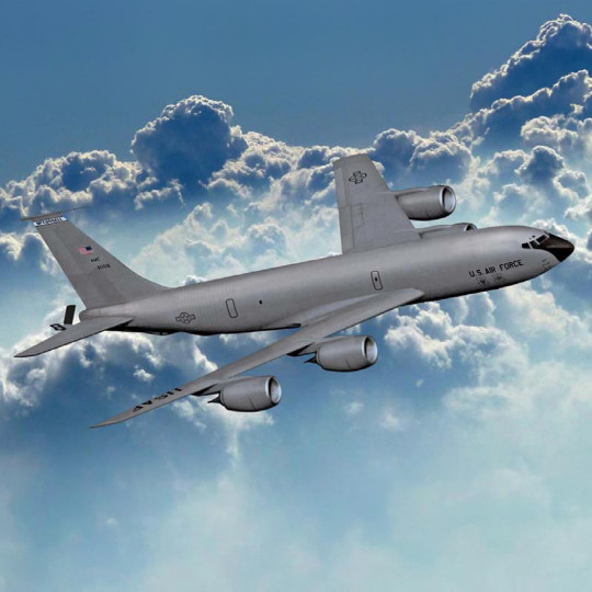 Plastikmodell des Flugzeugs USAF KC-135R Stratotanker 1:144 Plastikmodell des Flugzeugs...