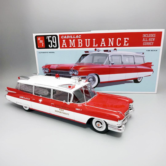 Plastikmodellwagen Cadillac...