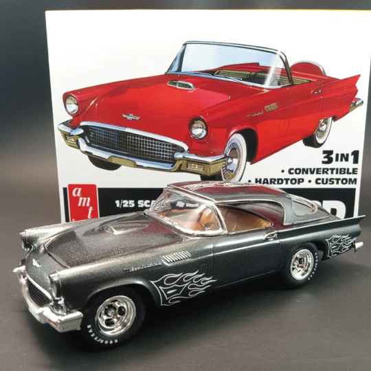 Plastik-Modellauto Ford Thunderbird 1957 1:25 Plastik-Modellauto Ford...