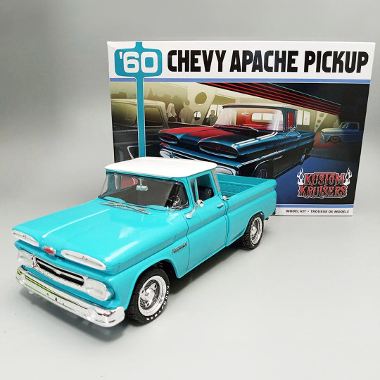 Plastik-Modellauto Chevy Apache Pickup Street Machine 1:25 Plastik-Modellauto Chevy...
