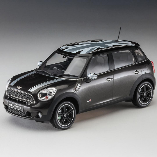 Plastikmodell des Autos Mini Cooper S Countryman All4 „Black Jack“ 1:24 Plastikmodell des Autos...
