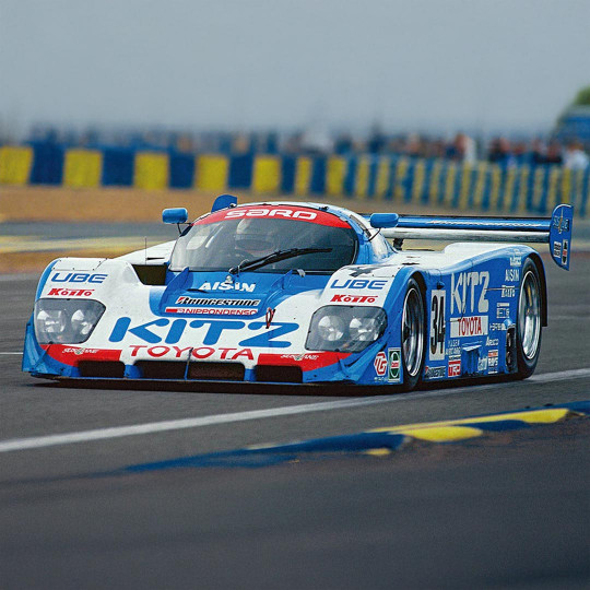 Plastikmodell eines Autos SARD KITZ Toyota 62C-V „1992 Le mans“ 1:24 Plastikmodell eines Autos...