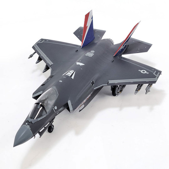 Plastikmodellflugzeug F-35A Lightning II „1000th“ 1:72 Plastikmodellflugzeug F-35A...