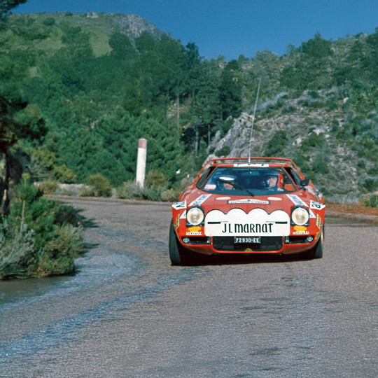 Plastikmodell des Autos Lancia Stratos HF „ Gewinner du Tour de Corse 1975 “ 1:24 Plastikmodell des Autos...