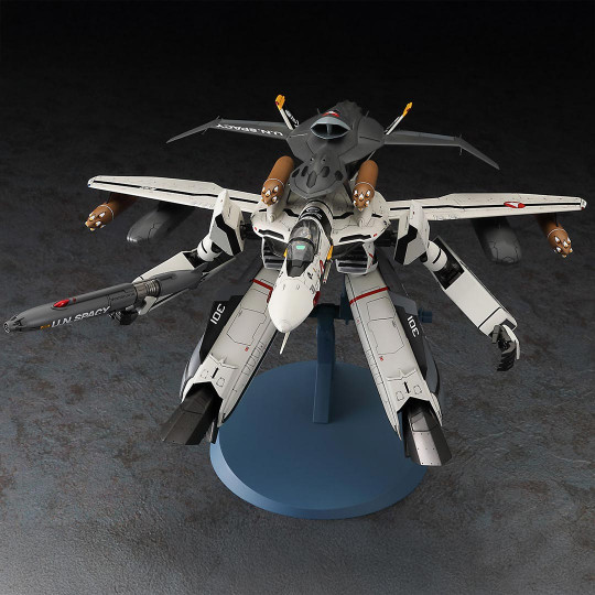 Plastikmodell VF-0S Gerwalk w/Ghost "Macross Zero" 1:72 Plastikmodell VF-0S Gerwalk...
