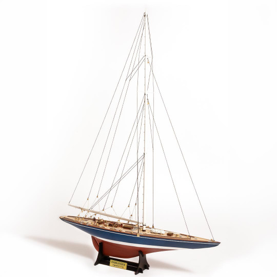 Modell Yacht Endeavour 1-75...