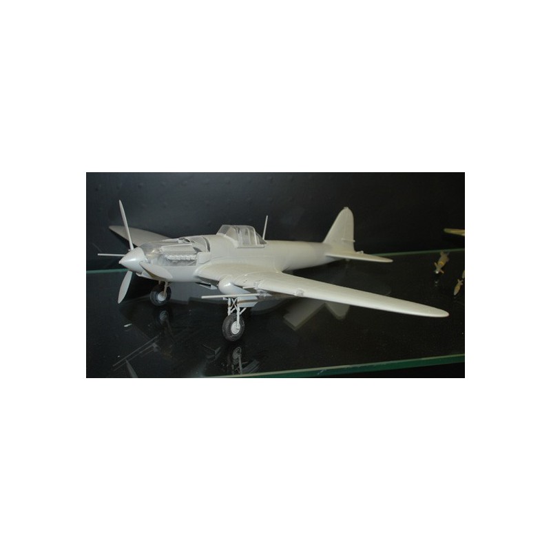 IL-2 Plastikflugzeugmodell Stormovik Masse bei. 1/32 | Scientific-MHD